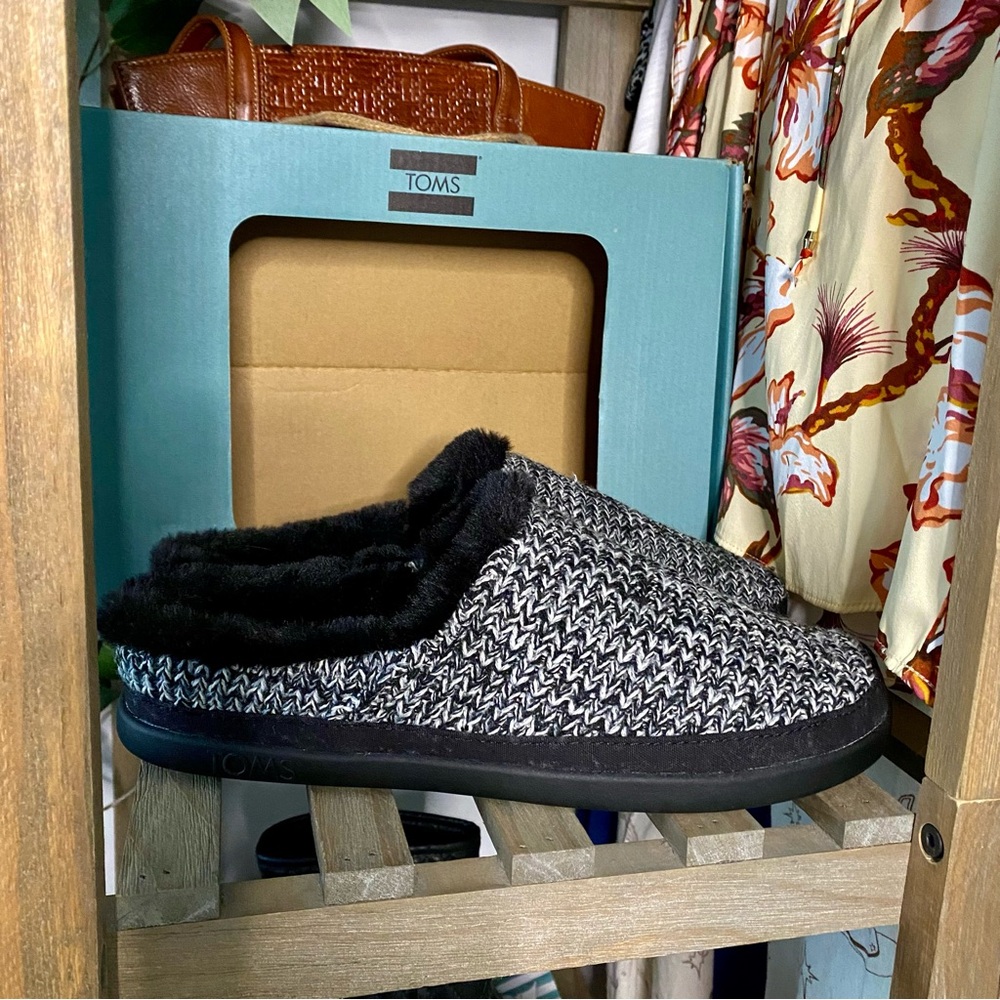 TOMS Black and White Knit Slippers